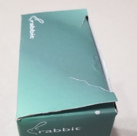 Rabbit Aerate & Preserve Wine Set New in Box Wine Champagne Sealer Aerator Green - Picture 3 of 4